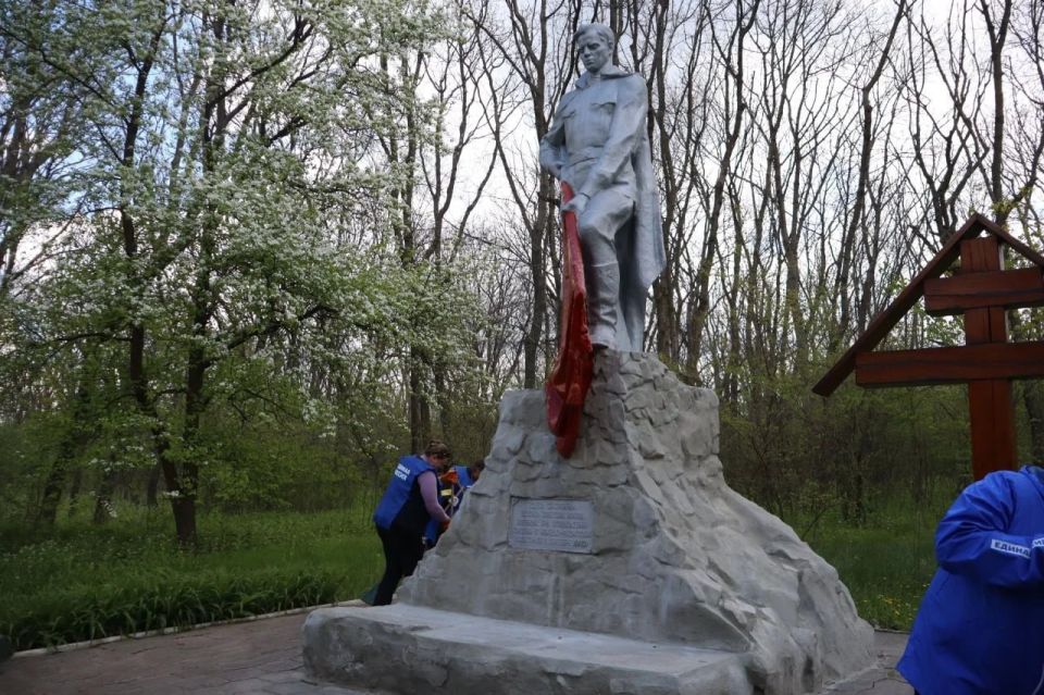 Роман Конев: По инициативе партии «Единая Россия» в Центрально-Городском районе Горловки прошёл «Экологический марафон»