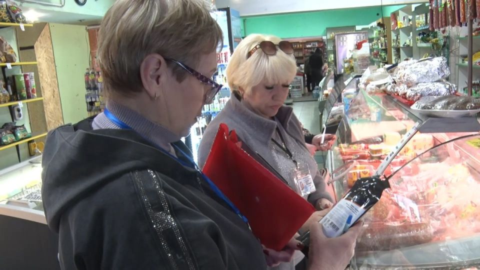 Роман Конев: 30 апреля 2026 года активисты «Народного контроля» провели инспекцию магазина в Никитовском районе Горловки Роман Конев: 30 апреля 2026 года активисты «Народного контроля» провели инспекцию магазина в Никитовском районе Горловки