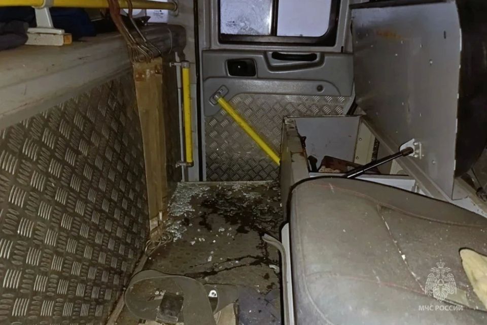 В Горловке дроны ВСУ атаковали сотрудников и технику МЧС России В Горловке дроны ВСУ атаковали сотрудников и технику МЧС России
