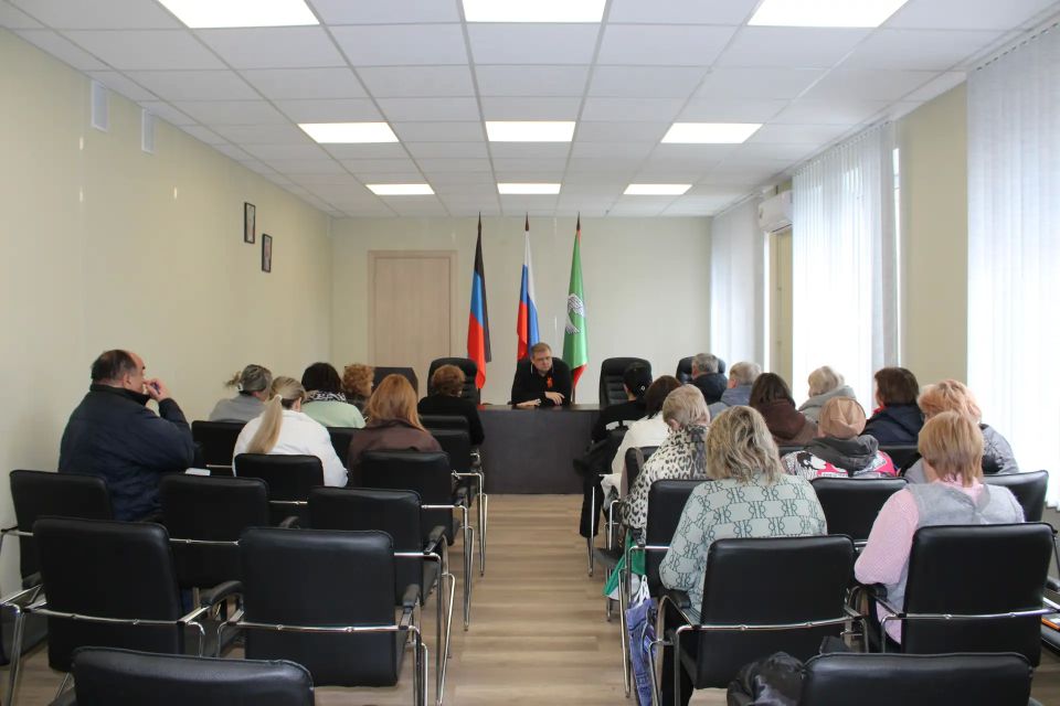 Состоялась встреча руководства администрации городского округа Горловка с трудовым коллективом Состоялась встреча руководства администрации городского округа Горловка с трудовым коллективом