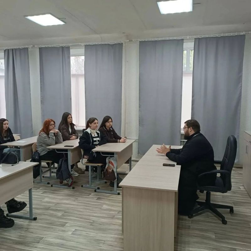 В учебных заведениях города продолжается цикл лекций, посвященных духовно-нравственным ценностям В учебных заведениях города продолжается цикл лекций, посвященных духовно-нравственным ценностям