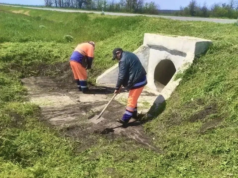 #СОДЕРЖАНИЕ_СВОД. Несмотря на праздничные выходные, дорожники не прекращают работу, активно выполняют мероприятия по поддержанию порядка на автомобильных дорогах общего пользования Так, с 1 по 3 мая в рамках содержания:... #СОДЕРЖАНИЕ_СВОД. Несмотря на праздничные выходные, дорожники не прекращают работу, активно выполняют мероприятия по поддержанию порядка на автомобильных дорогах общего пользования Так, с 1 по 3 мая в рамках содержания:...