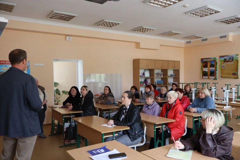 5 мая 2026 года депутаты Горловского городского совета от фракции «Единая Россия» — Роман Конев, София Потапова, Олег Сладкевич, Павел Калфакчиян, Эдуард Полепкин и Максим Лебедев провели встречи с населением 5 мая 2026 года депутаты Горловского городского совета от фракции «Единая Россия» — Роман Конев, София Потапова, Олег Сладкевич, Павел Калфакчиян, Эдуард Полепкин и Максим Лебедев провели встречи с населением