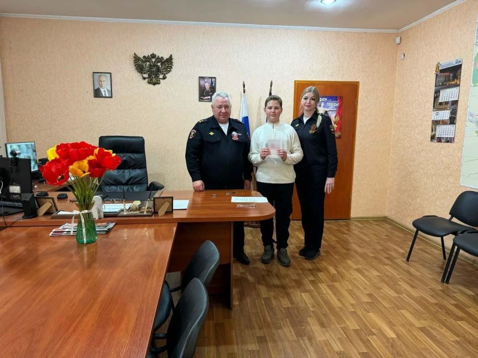 В Горловке состоялась торжественная церемония вручения паспортов гражданина Российской Федерации В Горловке состоялась торжественная церемония вручения паспортов гражданина Российской Федерации