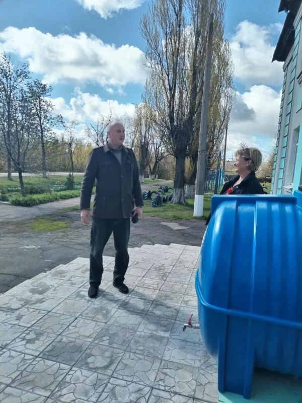 Роман Конев: 6 мая 2026 года депутаты Горловского городского совета от «Единой России» — Наталия Ботвина, София Потапова, Елена Кузьмина, Сергей Третьяков, Александр Бобровский, Игорь Толкачев, Николай Гальченко, Алексей... Роман Конев: 6 мая 2026 года депутаты Горловского городского совета от «Единой России» — Наталия Ботвина, София Потапова, Елена Кузьмина, Сергей Третьяков, Александр Бобровский, Игорь Толкачев, Николай Гальченко, Алексей...
