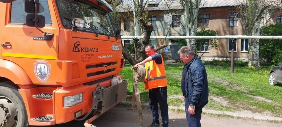 Роман Конев: 6 мая 2026 года депутаты Горловского городского совета от «Единой России» — Наталия Ботвина, София Потапова, Елена Кузьмина, Сергей Третьяков, Александр Бобровский, Игорь Толкачев, Николай Гальченко, Алексей... Роман Конев: 6 мая 2026 года депутаты Горловского городского совета от «Единой России» — Наталия Ботвина, София Потапова, Елена Кузьмина, Сергей Третьяков, Александр Бобровский, Игорь Толкачев, Николай Гальченко, Алексей...