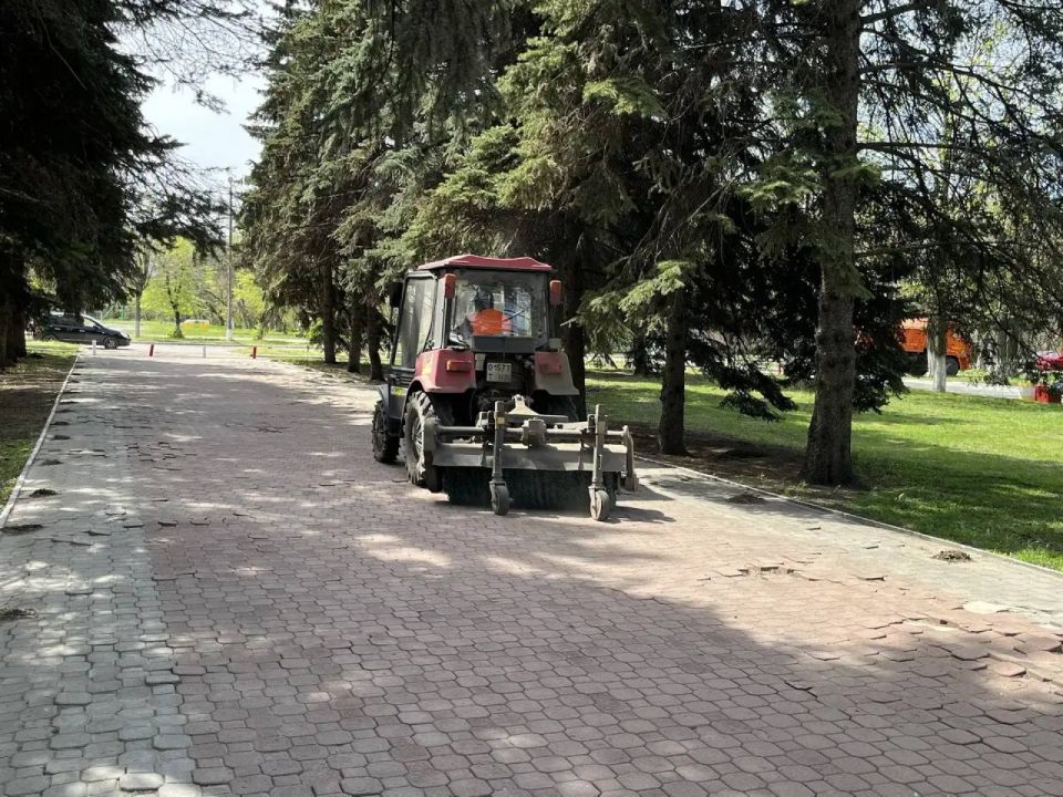 О работах МУП «Простор». Муниципальное унитарное предприятие «Простор» ежедневно выполняет все необходимые работы по содержанию городских улиц О работах МУП «Простор». Муниципальное унитарное предприятие «Простор» ежедневно выполняет все необходимые работы по содержанию городских улиц