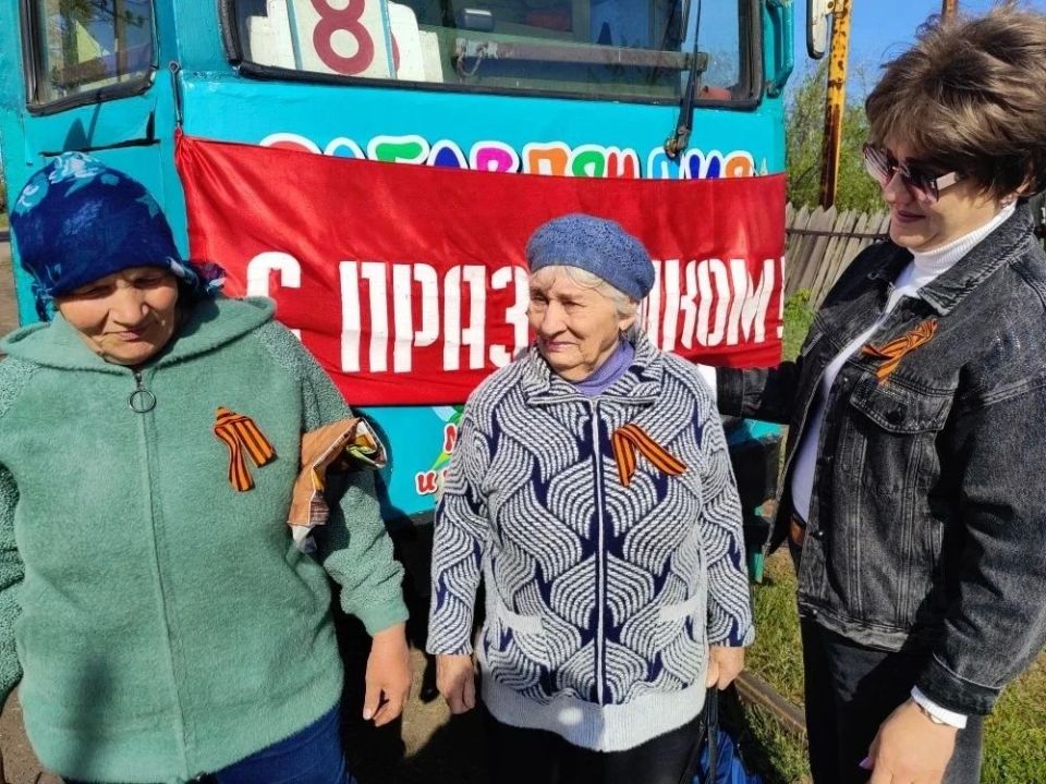 Единороссы Калининского района Горловки присоединились к международной акции «Георгиевская лента» Единороссы Калининского района Горловки присоединились к международной акции «Георгиевская лента»