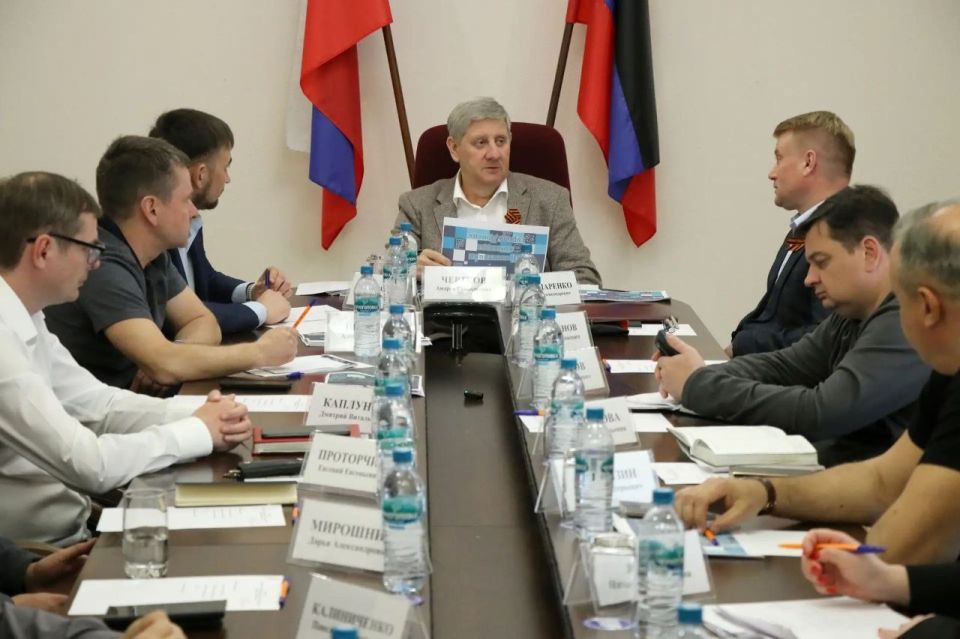 Андрей Чертков: Управленческие команды трех «угольных городов» представили программы комплексного развития Донецка, Макеевки и Горловки Андрей Чертков: Управленческие команды трех «угольных городов» представили программы комплексного развития Донецка, Макеевки и Горловки