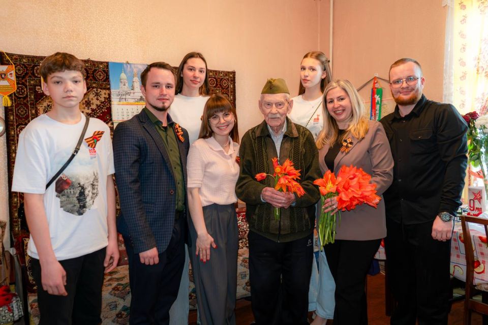 Руководитель Молодёжки Горловки посетила ветерана ВОВ Руководитель Молодёжки Горловки посетила ветерана ВОВ