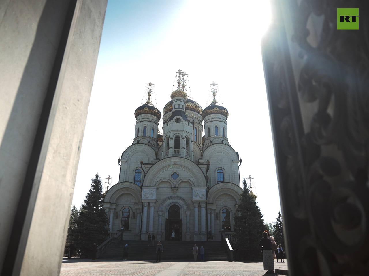 ДОНБАСС ПОБЕДНЫЙ. Военный корреспондент Семён Пегов, автор Telegram-канала @wargonzo Для большинства россиян завершившиеся праздники ассоциируются прежде всего с Днём Победы и девятимайским парадом