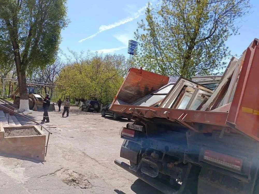 Кузбасс восстановил остекление в образовательном учреждении Горловки Кузбасс восстановил остекление в образовательном учреждении Горловки
