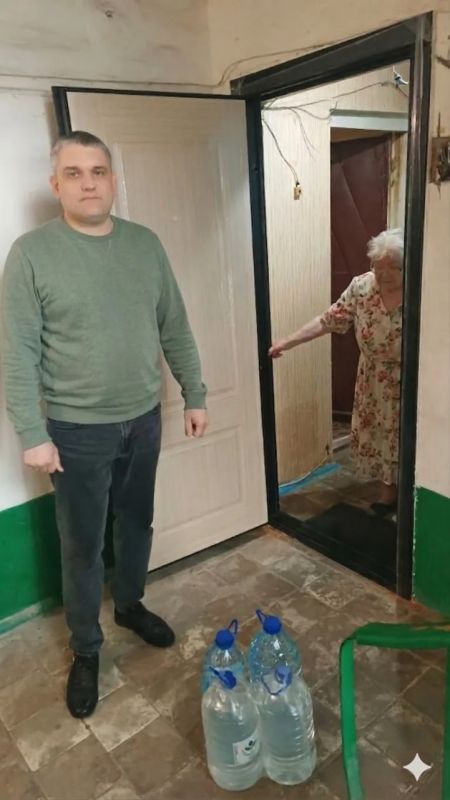 Роман Конев: 20 мая 2026 года депутаты Горловского городского совета от «Единой России» — Светлана Евсеенко, Павел Калфакчиян, Александр Бобровский, Игорь Толкачев, Николай Гальченко и Сергей Попов посетили места подвоза... Роман Конев: 20 мая 2026 года депутаты Горловского городского совета от «Единой России» — Светлана Евсеенко, Павел Калфакчиян, Александр Бобровский, Игорь Толкачев, Николай Гальченко и Сергей Попов посетили места подвоза...
