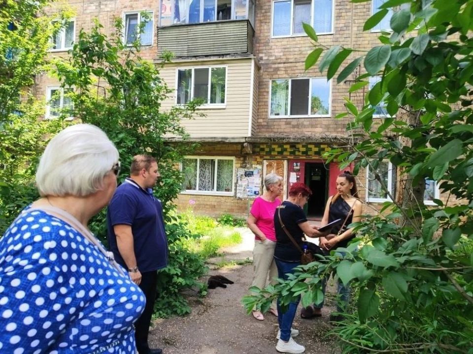 Роман Конев: В Калининском районе Горловки, в рамках инициативы «Управдом» от «Единой России», регулярно организуются встречи жителей с представителями местной управы и специалистами Единого регионального фонда управления... Роман Конев: В Калининском районе Горловки, в рамках инициативы «Управдом» от «Единой России», регулярно организуются встречи жителей с представителями местной управы и специалистами Единого регионального фонда управления...