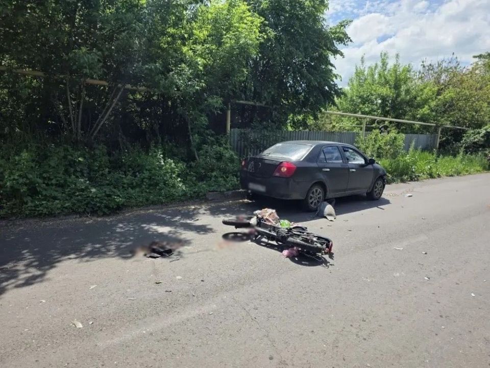 Погибла семейная пара: на дорогах Горловки за один день случилось две аварии с велосипедистами