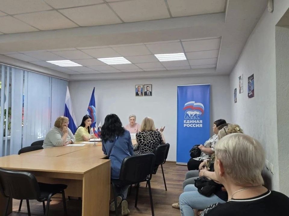 Руководитель Управы Калининского района Горловки провела выездной прием граждан Руководитель Управы Калининского района Горловки провела выездной прием граждан