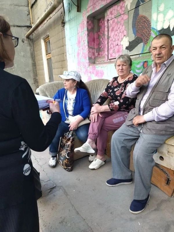 Роман Конев: Жители Центрально-Городского района Горловки активно участвуют в выборе своих представителей — старших по домам Роман Конев: Жители Центрально-Городского района Горловки активно участвуют в выборе своих представителей — старших по домам