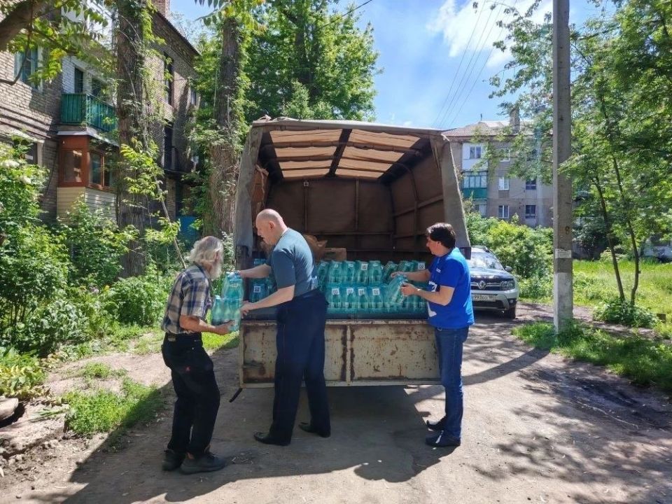Роман Конев: В рамках партийного проекта «ПАРТИЯ РЯДОМ» Андреем Костюком и Николаем Гальченко была оказана помощь Горловской местной общественной организации «Всероссийское общество слепых» Роман Конев: В рамках партийного проекта «ПАРТИЯ РЯДОМ» Андреем Костюком и Николаем Гальченко была оказана помощь Горловской местной общественной организации «Всероссийское общество слепых»