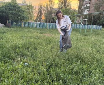 Молодые активисты партии «Единая Россия» навели порядок на общественных территориях