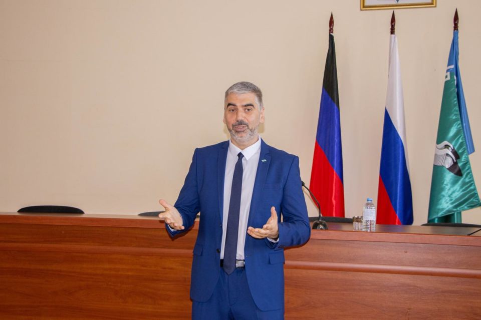 Алексей Дорофеев: Город без автобусов на пороге курортного сезона Алексей Дорофеев: Город без автобусов на пороге курортного сезона