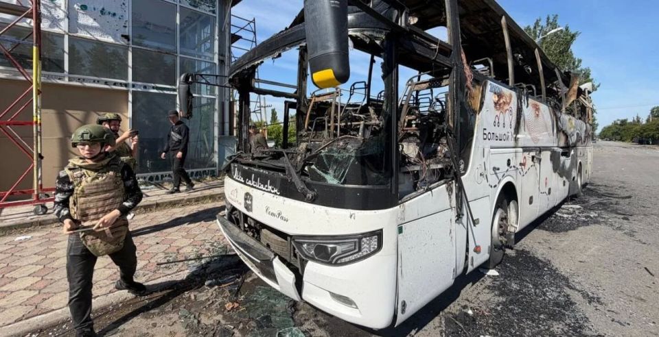 Пассажиры из Польши были в автобусе, попавшем под удар БПЛА ВСУ в Енакиево — они направлялись в Мариуполь Пассажиры из Польши были в автобусе, попавшем под удар БПЛА ВСУ в Енакиево — они направлялись в Мариуполь