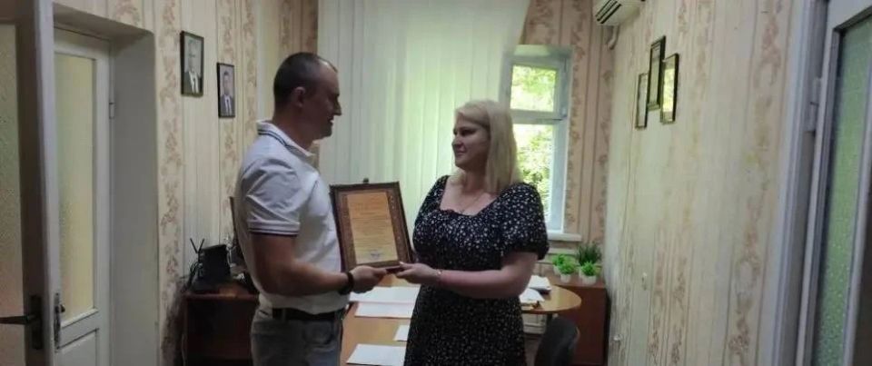В Никитовском внутригородском районе города Горловка прошло вручение благодарностей в честь Дня социального работника В Никитовском внутригородском районе города Горловка прошло вручение благодарностей в честь Дня социального работника