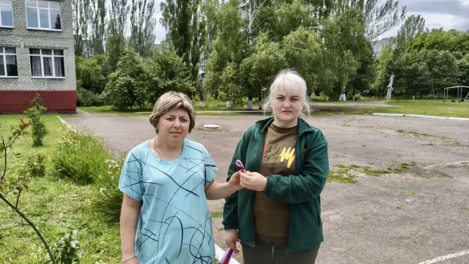 Акция «Российский триколор» в Горловке Акция «Российский триколор» в Горловке