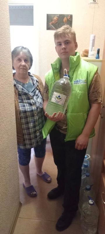 В рамках акции «Молодёжь не оставит в беде» доброслужащие администрации городского округа Горловка Донецкой Народной Республики совместно с представителями некоммерческих организаций города оказали помощь маломобильным... В рамках акции «Молодёжь не оставит в беде» доброслужащие администрации городского округа Горловка Донецкой Народной Республики совместно с представителями некоммерческих организаций города оказали помощь маломобильным...