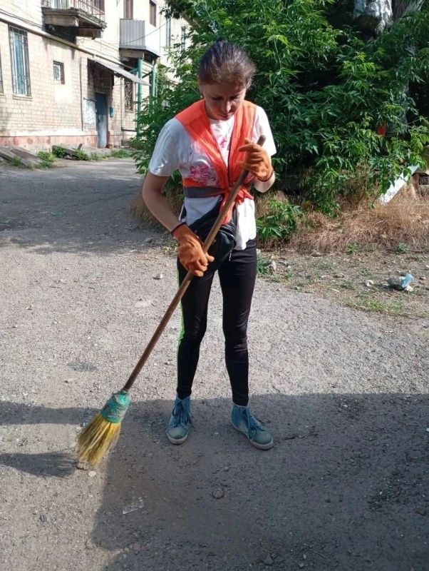 Иван Приходько: Уважаемые жители Горловки! Представляю вам еженедельный отчет о деятельности Горловского филиала единого регионального фонда по управлению многоквартирными домами на территории Донецкой Народной Республики Иван Приходько: Уважаемые жители Горловки! Представляю вам еженедельный отчет о деятельности Горловского филиала единого регионального фонда по управлению многоквартирными домами на территории Донецкой Народной Республики