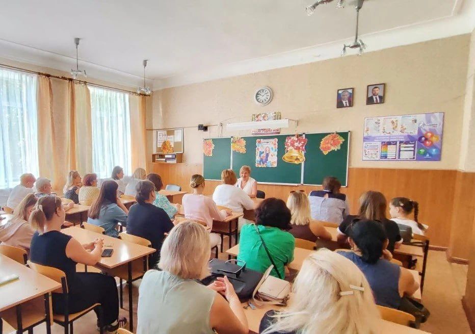 Роман Конев: 17 июня 2026 года депутаты Горловского городского совета от фракции «Единая Россия» — Олег Сладкевич, Наталия Ботвина и Геннадий Маюров провели встречи с трудовыми коллективами Роман Конев: 17 июня 2026 года депутаты Горловского городского совета от фракции «Единая Россия» — Олег Сладкевич, Наталия Ботвина и Геннадий Маюров провели встречи с трудовыми коллективами
