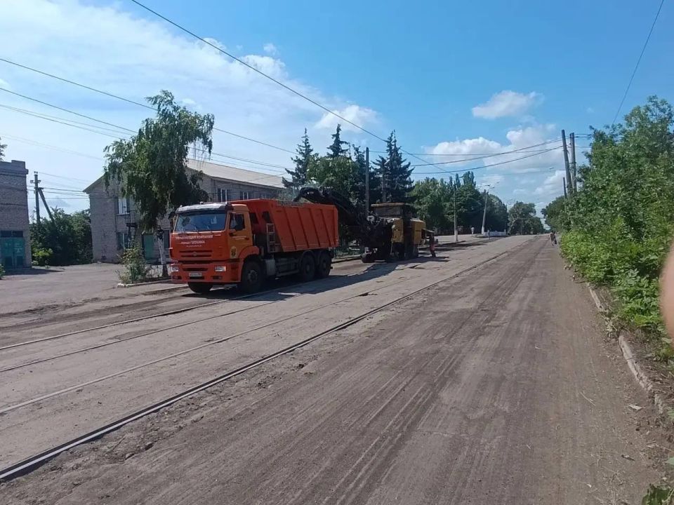 Роман Конев: О дорожных работах МУНИЦИПАЛЬНОГО УНИТАРНОГО ПРЕДПРИЯТИЯ «ПРОСТОР» АДМИНИСТРАЦИИ ГОРОДСКОГО ОКРУГА ГОРЛОВКА ДОНЕЦКОЙ НАРОДНОЙ РЕСПУБЛИКИ Роман Конев: О дорожных работах МУНИЦИПАЛЬНОГО УНИТАРНОГО ПРЕДПРИЯТИЯ «ПРОСТОР» АДМИНИСТРАЦИИ ГОРОДСКОГО ОКРУГА ГОРЛОВКА ДОНЕЦКОЙ НАРОДНОЙ РЕСПУБЛИКИ