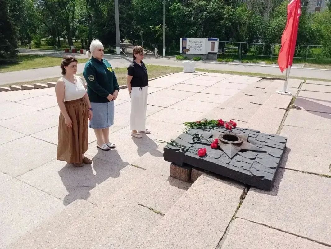 День памяти и скорби в Горловке День памяти и скорби в Горловке