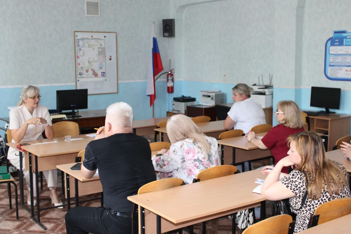 Сотрудники филиала ГКУ СЗН г.Горловка Донецкой Народной Республики встретились с представителями предприятий сферы торговли, услуг и АПК Сотрудники филиала ГКУ СЗН г.Горловка Донецкой Народной Республики встретились с представителями предприятий сферы торговли, услуг и АПК