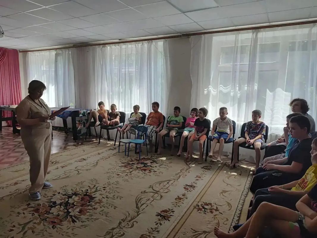 В Горловке провели учебное мероприятие о ПДД в социально-реабилитационном центра для несовершеннолетних В Горловке провели учебное мероприятие о ПДД в социально-реабилитационном центра для несовершеннолетних