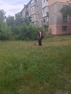 Кузбасс помогает благоустраивать горловские дворы