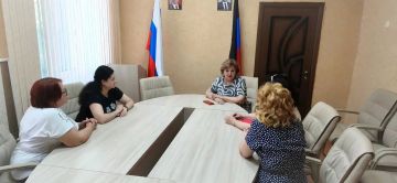 Состоялась встреча начальника Управления образования администрации городского округа Горловка с трудовым коллективом