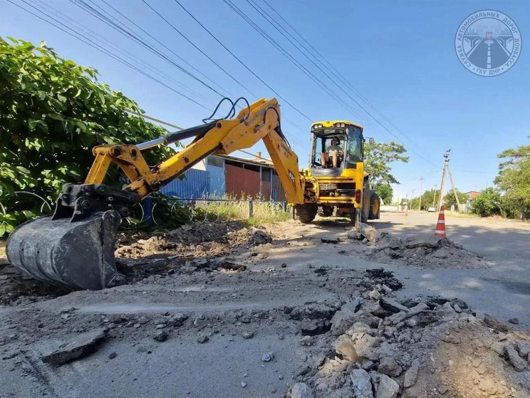 Более 110 км автомобильных дорог восстановлено с начала года под контролем Службы автомобильных дорог Донбасса Более 110 км автомобильных дорог восстановлено с начала года под контролем Службы автомобильных дорог Донбасса