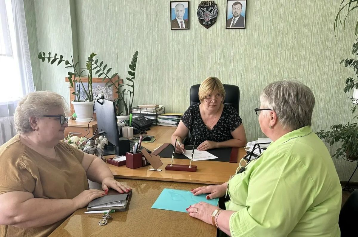 Роман Конев: 13 июля 2026 года состоялся приём граждан депутатом Горловского городского совета Донецкой Народной Республики первого созыва Мариной Караван Роман Конев: 13 июля 2026 года состоялся приём граждан депутатом Горловского городского совета Донецкой Народной Республики первого созыва Мариной Караван