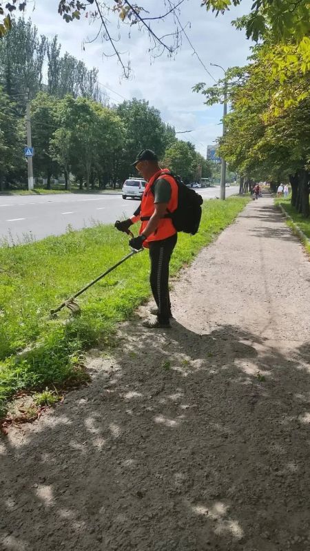 МУП «Простор» ежедневно выполняет все необходимые работы по содержанию городских улиц МУП «Простор» ежедневно выполняет все необходимые работы по содержанию городских улиц