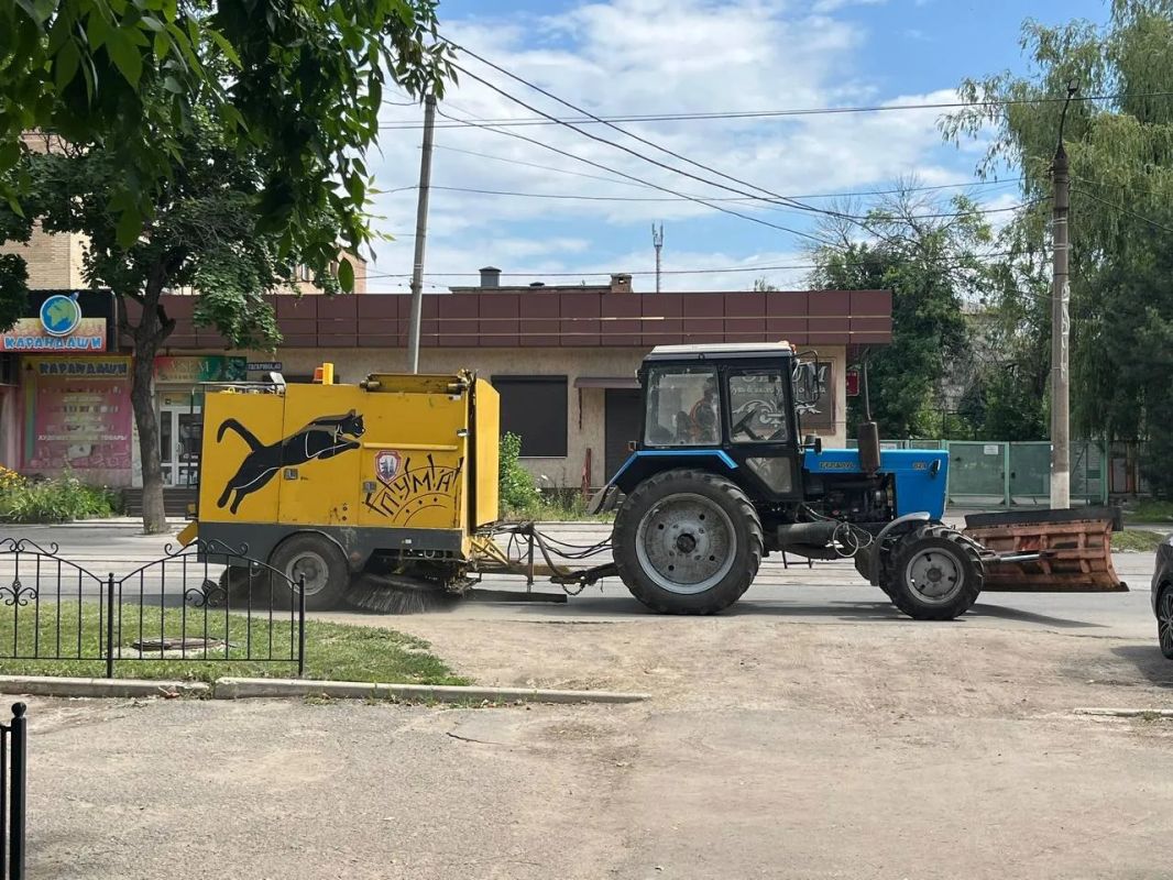 МУП «Простор» ежедневно выполняет все необходимые работы по содержанию городских улиц МУП «Простор» ежедневно выполняет все необходимые работы по содержанию городских улиц