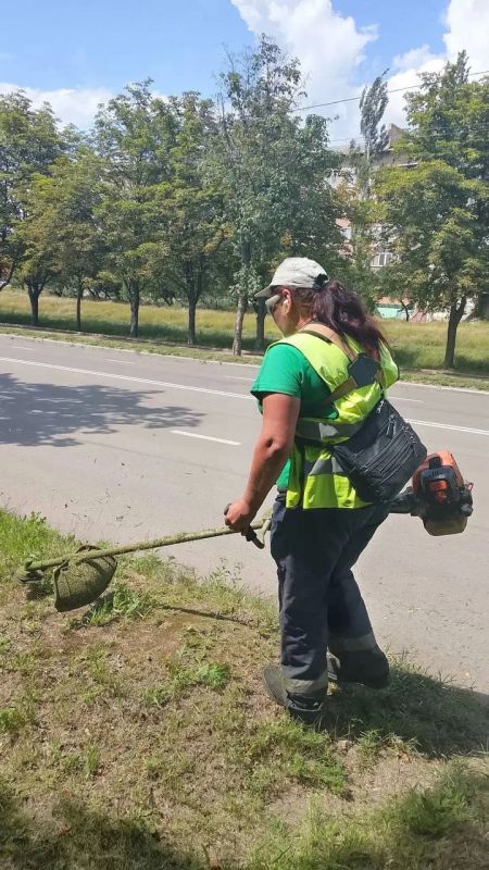 МУП «Простор» ежедневно выполняет все необходимые работы по содержанию городских улиц МУП «Простор» ежедневно выполняет все необходимые работы по содержанию городских улиц