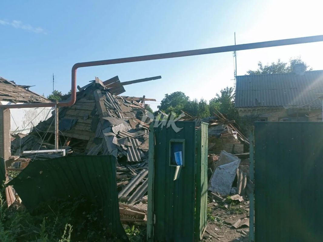 Иван Приходько: В результате атаки БПЛА ВФУ в Калининском районе Горловки поврежден ряд домов частного сектора Иван Приходько: В результате атаки БПЛА ВФУ в Калининском районе Горловки поврежден ряд домов частного сектора