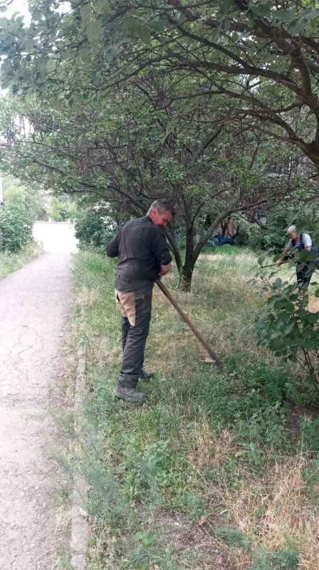 Иван Приходько: Уважаемые жители Горловки! Представляю вам еженедельный отчет о деятельности Горловского филиала единого регионального фонда по управлению многоквартирными домами на территории Донецкой Народной Республики Иван Приходько: Уважаемые жители Горловки! Представляю вам еженедельный отчет о деятельности Горловского филиала единого регионального фонда по управлению многоквартирными домами на территории Донецкой Народной Республики