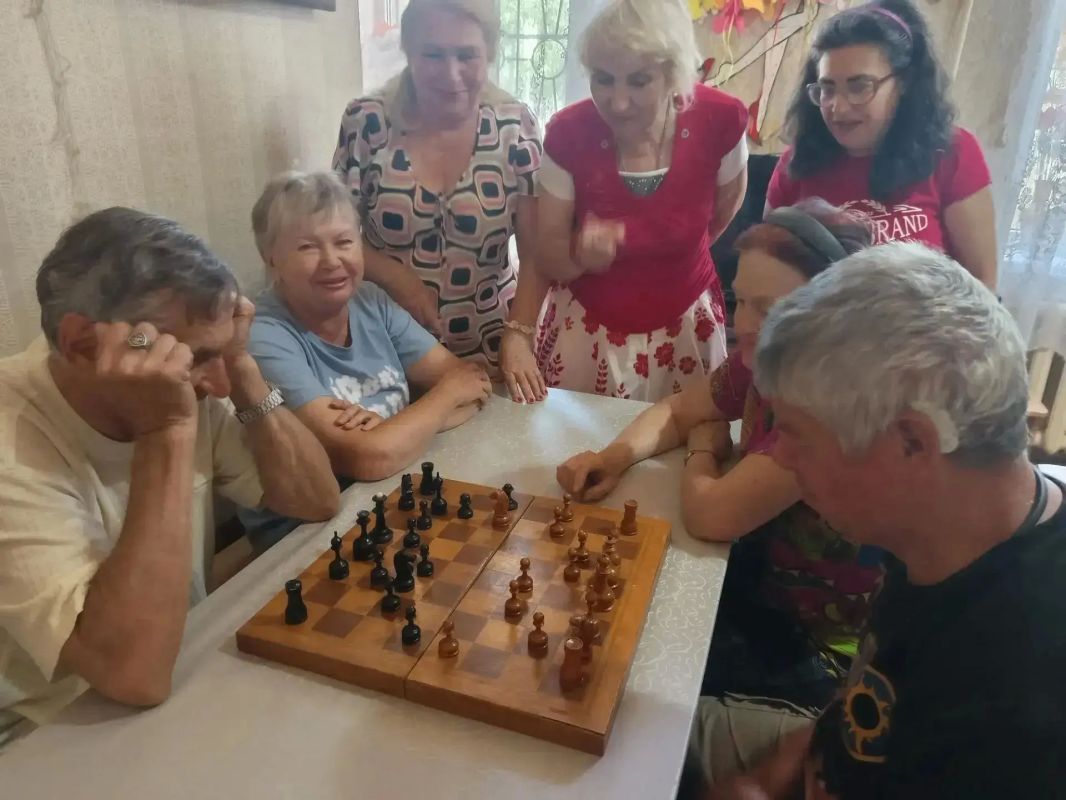 Интеллект, азарт и дружба: в Горловке отметили Международный день шахмат Интеллект, азарт и дружба: в Горловке отметили Международный день шахмат