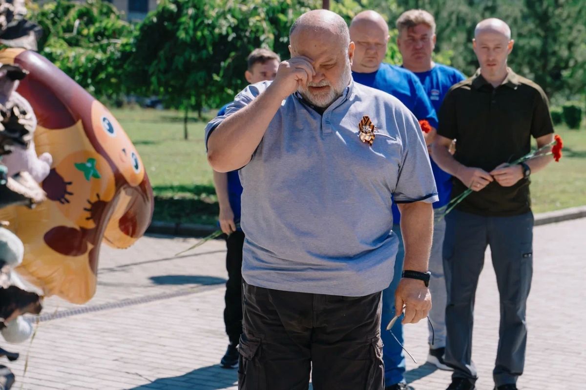 Аллея Ангелов – укор бездушному миру: в Донецке склонили головы в память о погибших детях Аллея Ангелов – укор бездушному миру: в Донецке склонили головы в память о погибших детях