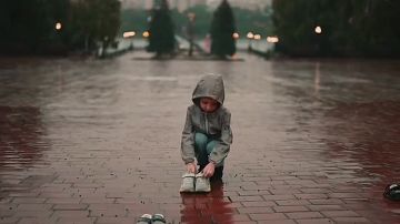 257 пар детской обуви в центре Донецка