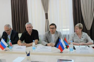 Роман Конев: В Горловке прошла встреча депутатов городского совета с активистом общественного движения «Донецкая республика» Сергеем Валериевичем Макаровым