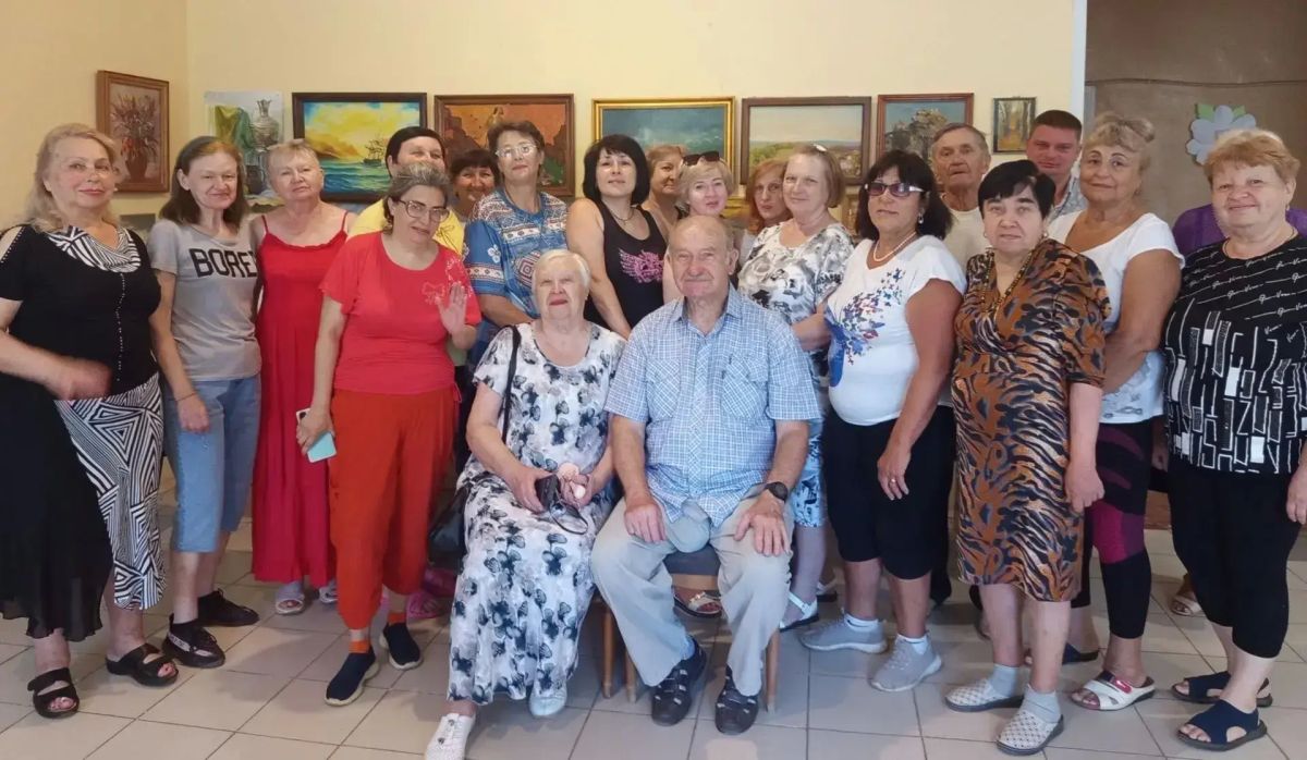 В Центре социального обслуживания населения Горловки прошла художественная выставка В Центре социального обслуживания населения Горловки прошла художественная выставка