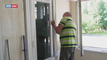 Георгий Медведев: Киевские нацисты атаковали ещё одну школу в Горловке- на этот раз досталось образовательному учреждению в Калининском районе города