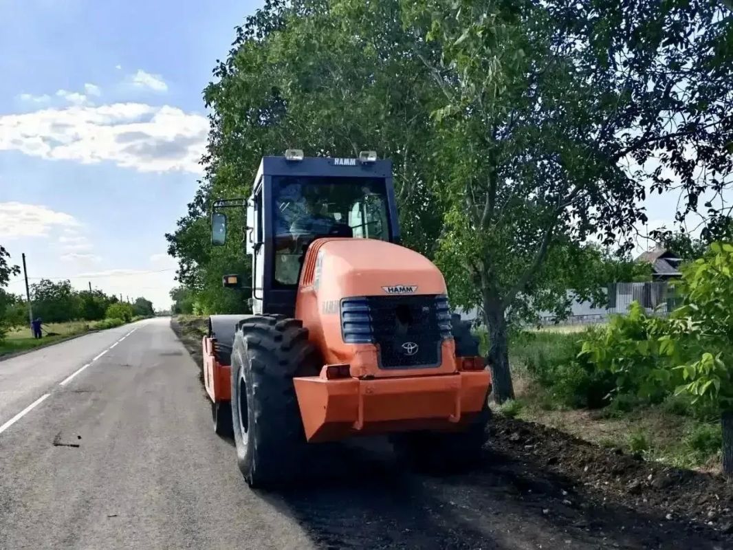 Продолжаем держать вас в курсе хода работ по восстановлению автомобильных дорог общего пользования Продолжаем держать вас в курсе хода работ по восстановлению автомобильных дорог общего пользования